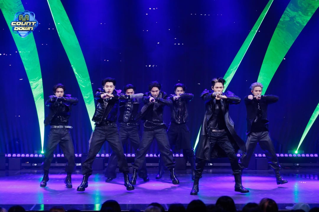 260122 ENHYPEN + MCs Jungwon, Jake & Sunoo @ Mnet M Countdown (Mnet Plus On-Site Photos)