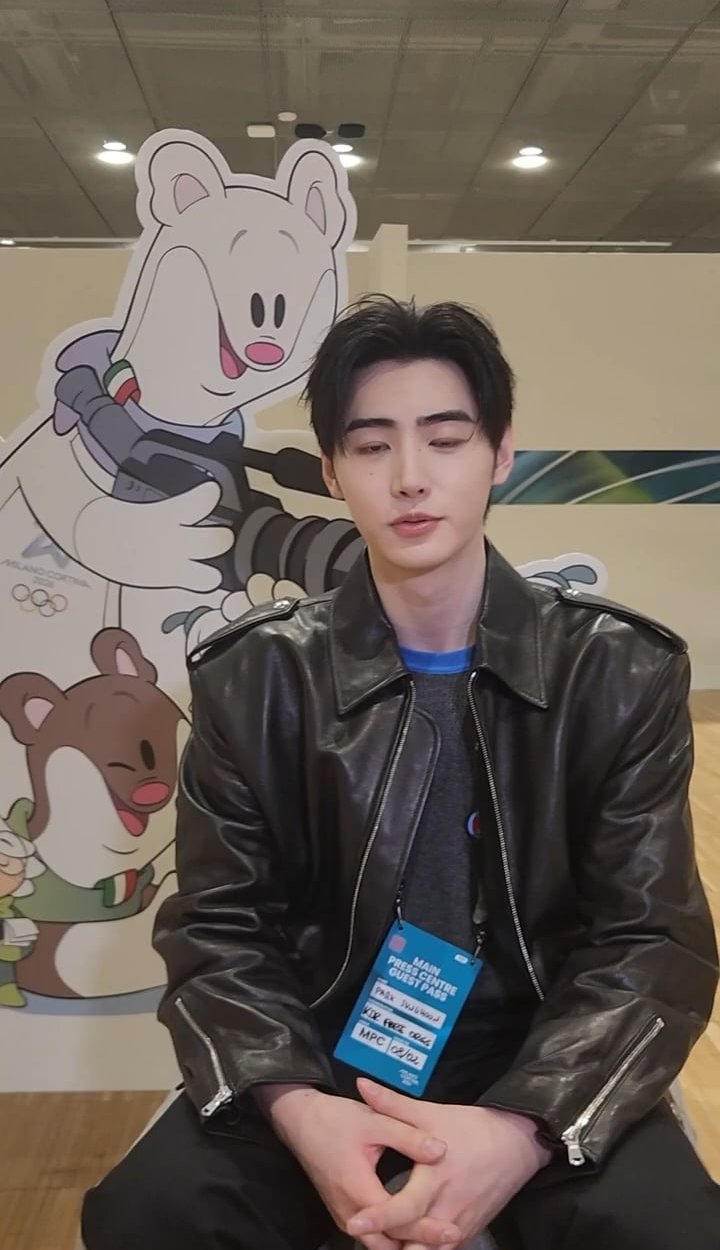 260209 JoongAngIlbo Youtube Short update with Sunghoon @ Milano Cortina Winter Olympics 2026 Main Press Center