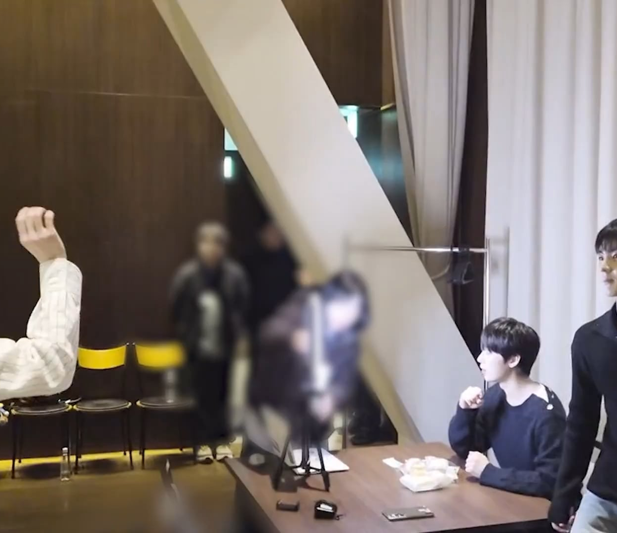 260217 Weverse: Jungwon (2)