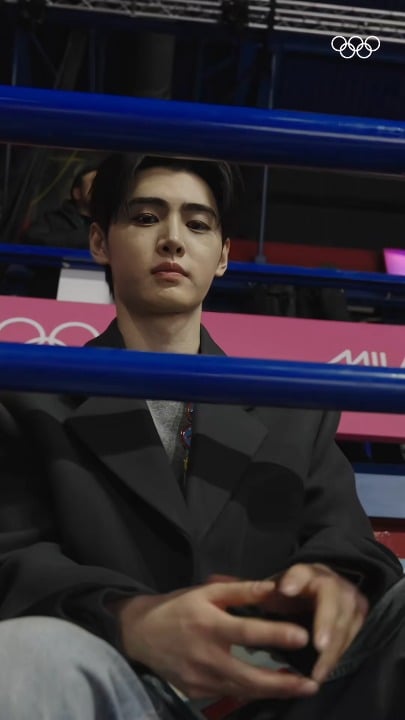 260208 Olympics Instagram Reel: Sunghoon watching the Figure Skating Team Event @ Milano Cortina 2026 Winter Olympics