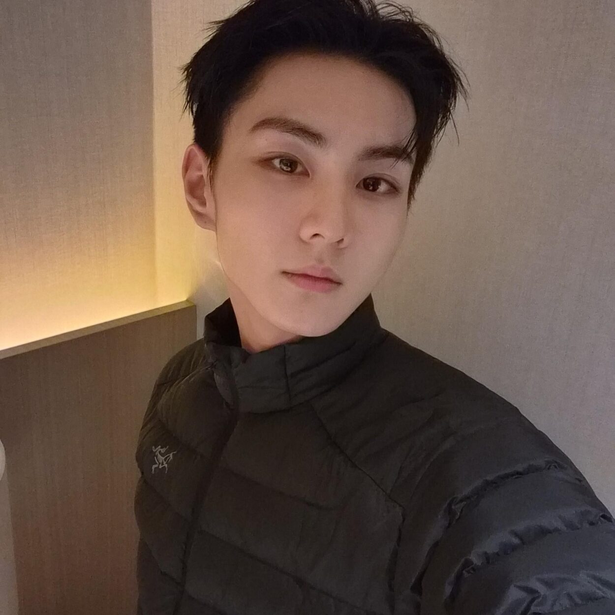 260205 Weverse: Jungwon (2)