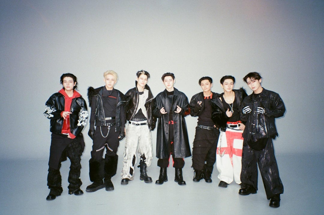 260228 M2MPD Twitter Updates With ENHYPEN - M2 Film Behind Photos (“Knife” Studio Choom Original)