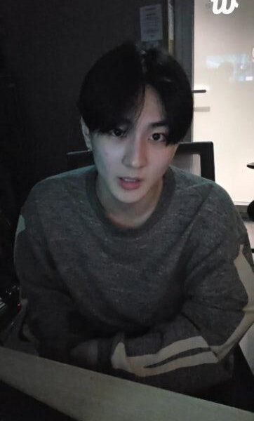 260427 [Weverse Live: Jungwon] 😃