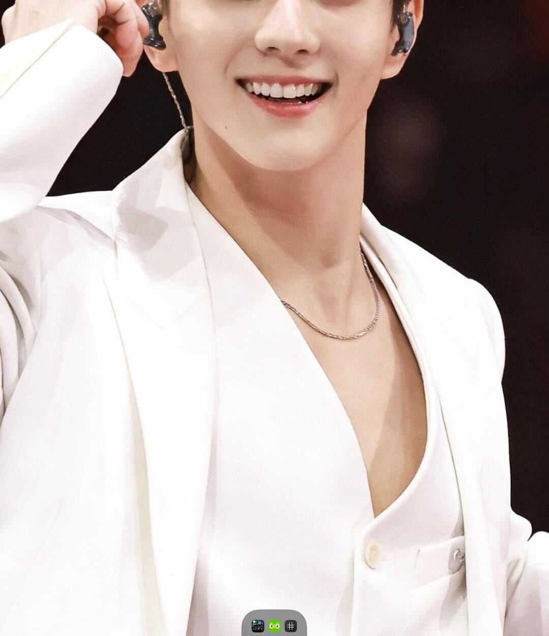 Jungwon is dominating my bias line