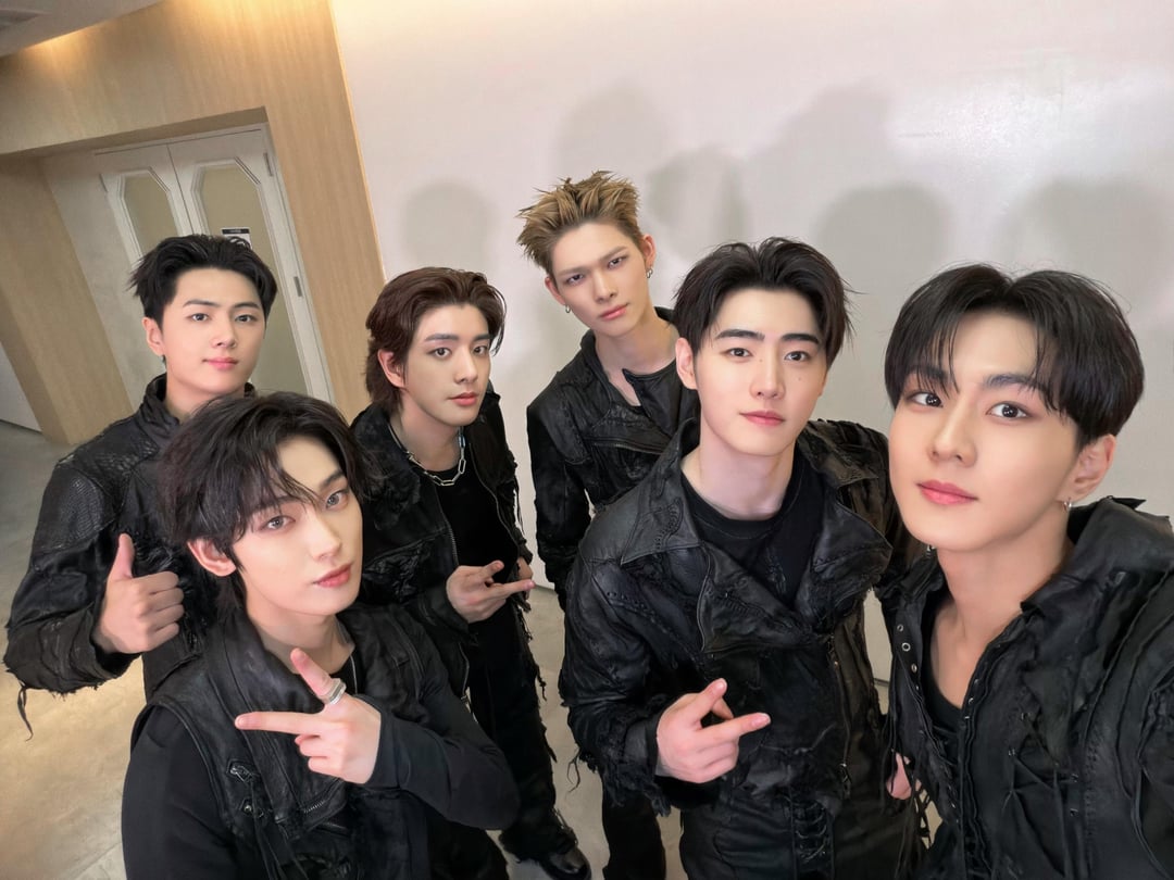 260504 Weverse: EN-BOARD