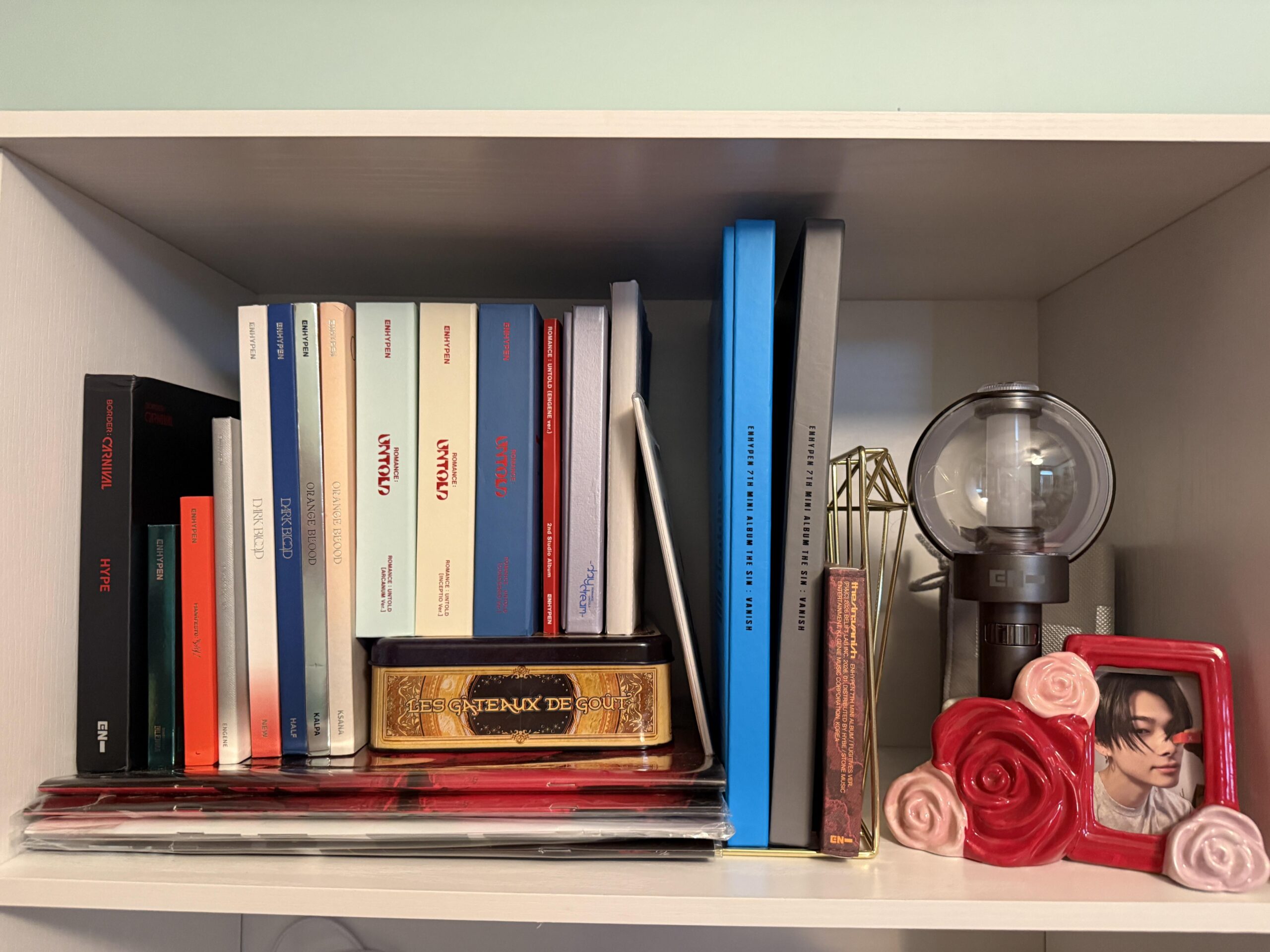 My Enhypen Shelf :)